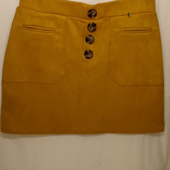 BLASHE MINI SKIRT - Picture 6 of 6